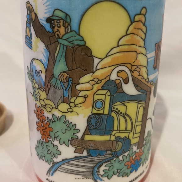 Disney Magic Kingdom thermos. - Picture 7 of 11